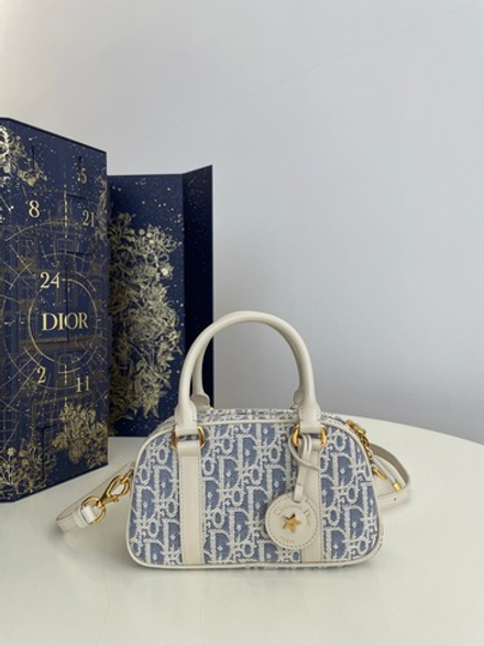 Christian Dior D-Vibe East-West Nano Bag 20 cm