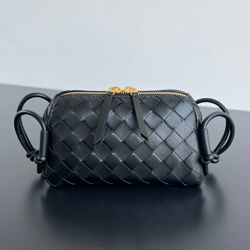 Bottega Veneta Concert Pouch 18 cm