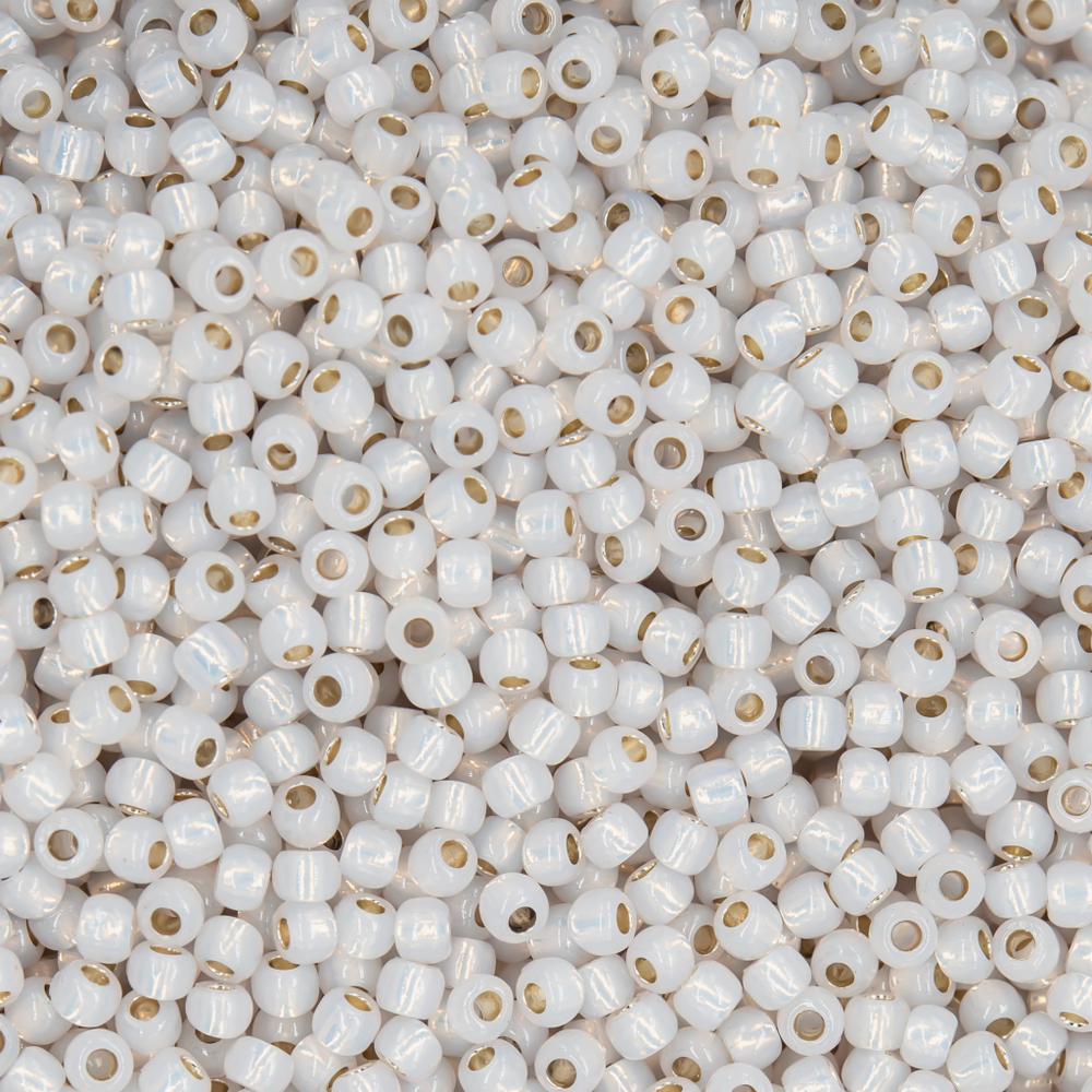 Японский бисер TOHO Round 11/0 (№PF2101), с внутренним серебрением, непрозрачный глянцевый