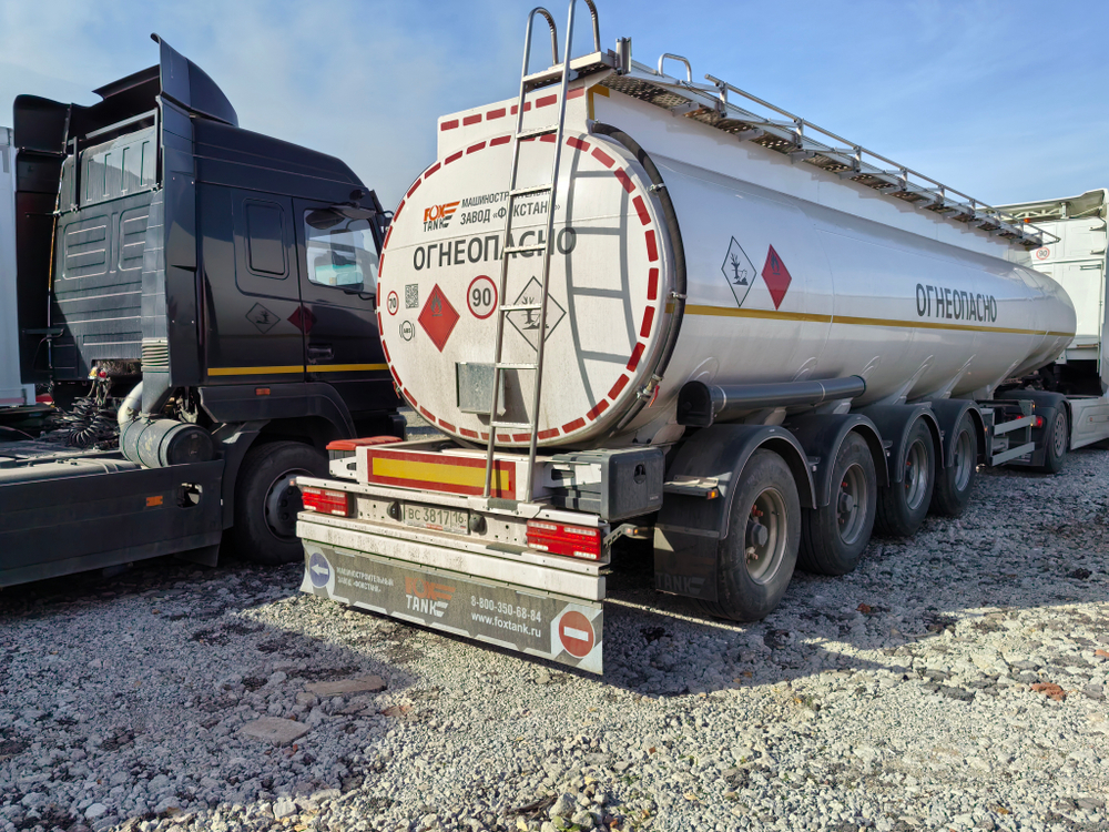 FoxTank 8777 Полуприцеп цистерна 877721 (светлые нефтепродукты)