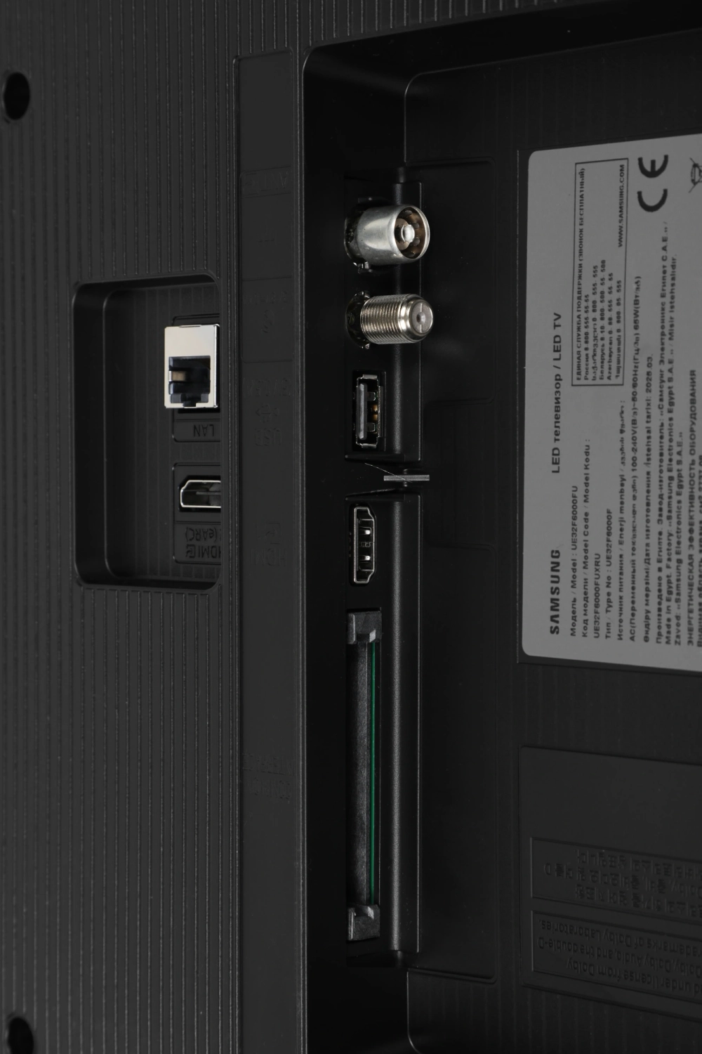 Телевизор LED Samsung 32" UE32F6000FUXRU черный FULL HD 60Hz DVB-T2 DVB-C DVB-S2 USB WiFi Smart TV