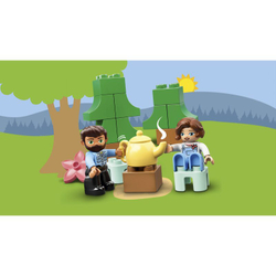 Lego Duplo Семейный кемпинговый фургон Adventure 10946