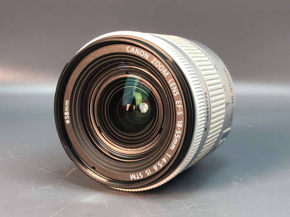 Canon 200D Kit 18-55mm, 1500 кадров пробега