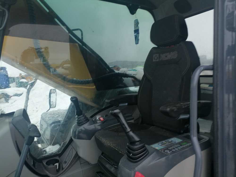 XCMG XE335 Экскаватор XE335C (Дизельный, 7,8 л, 259 л.с., АТ)