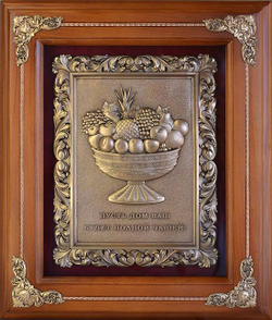 Деревянная ключница "Чаша изобилия" настенная