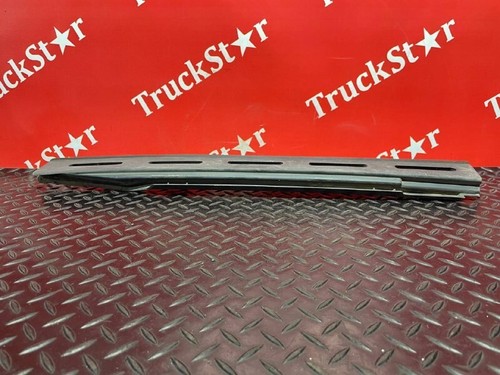 Накладка торпедо левая