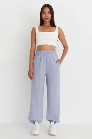 Джоггеры оверсайз из рифленого хлопка цвета лаванда