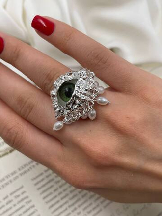 Кольцо Скиапар. серебристое в форме глаза с искусственным жемчугом