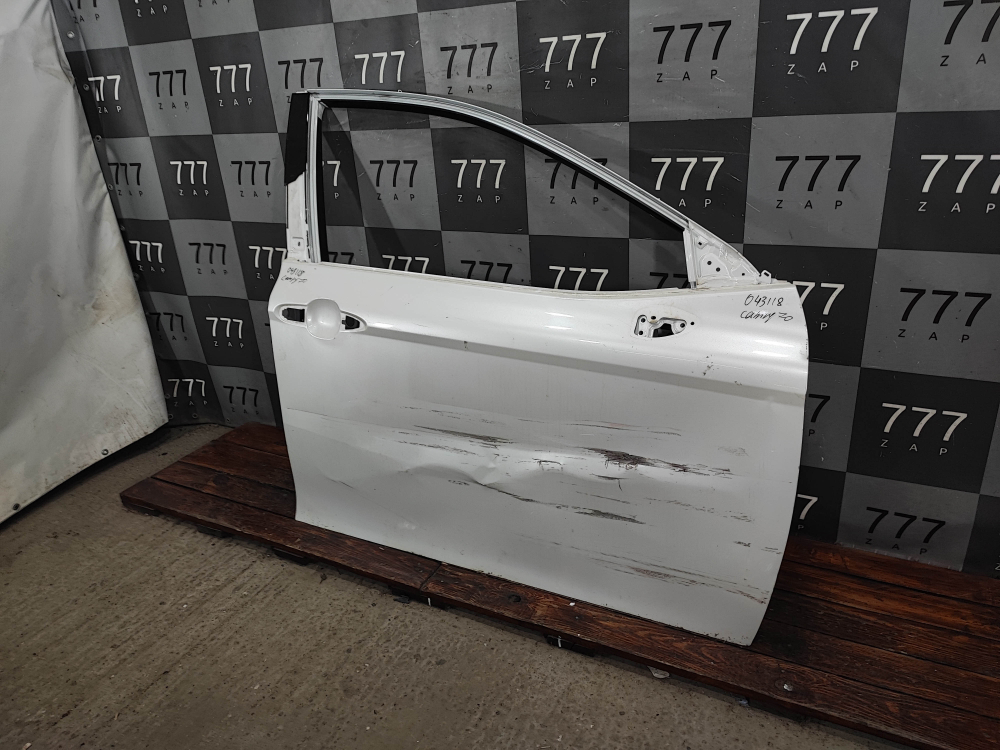 Дверь передняя правая Toyota Camry (XV70) 17-нв Б/У Оригинал 6700106290