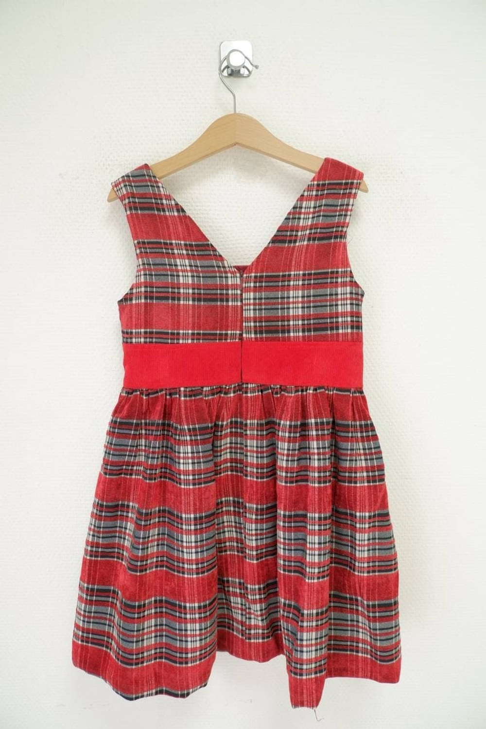 Платье Made in Kyrgyzstan в красную клетку на 9-10 лет