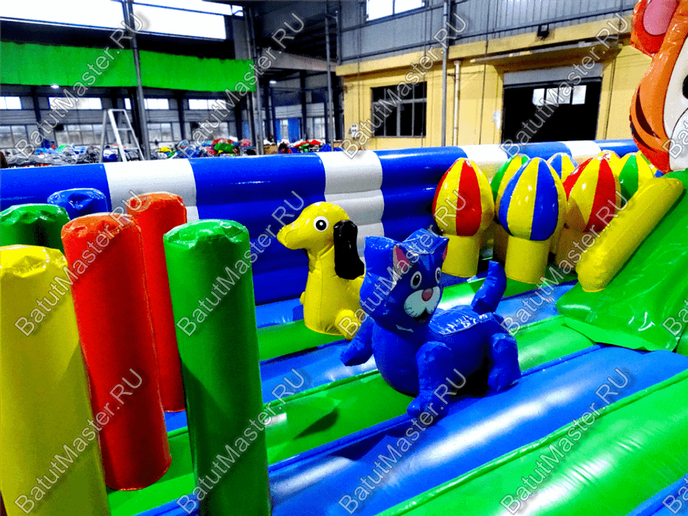 Коммерческий надувной батут "Сказочный замок", размер 11*7*5 м.