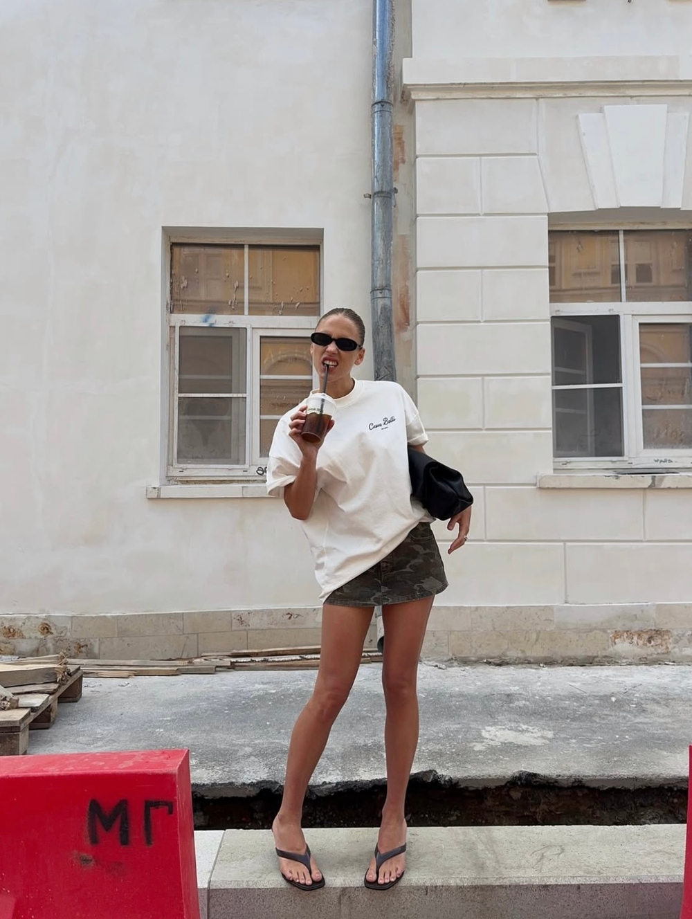 Футболка Stealing Hearts молочная