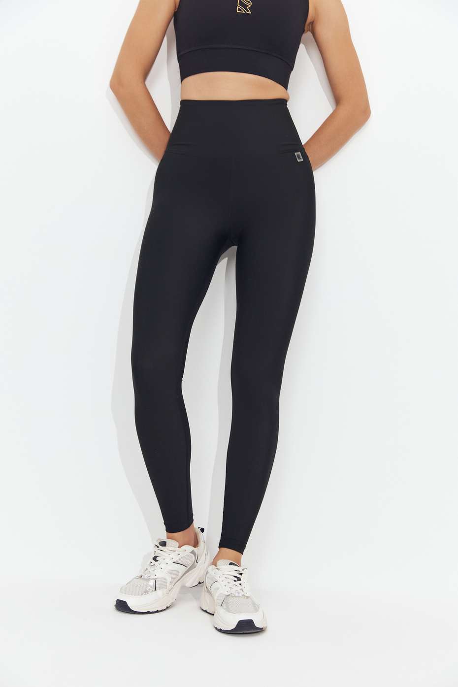 Леггинсы моделирующие женские RAQUETASPORT Bright and Black