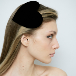 Полушляпка в форме сердца