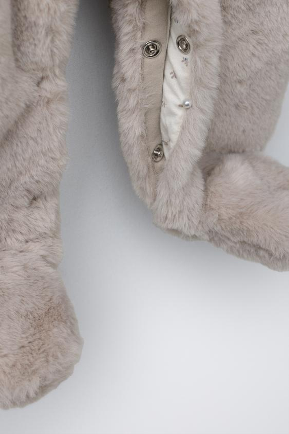 ZARA КОМБИНЕЗОН С КАПЮШОНОМ И ЭФФЕКТОМ МЕХА, БЕЖЕВЫЙ