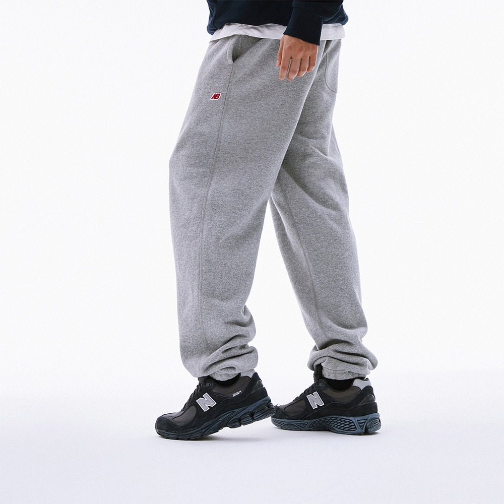 New Balance 2002R Black Grey