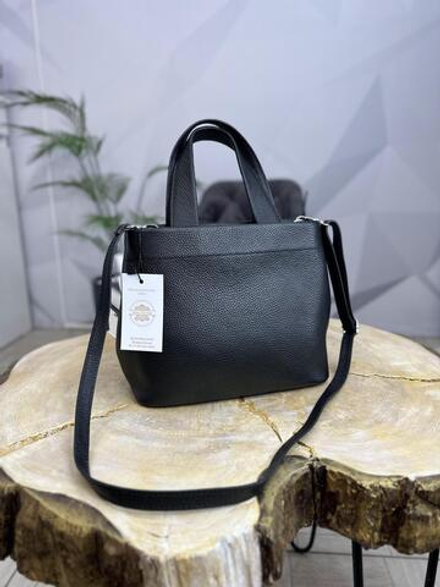 Сумка с заклепками