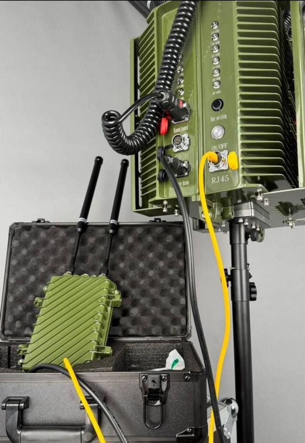 Комплекс РЭБ Сания D-12 с обнаружителем 600w 100-5300 Мгц