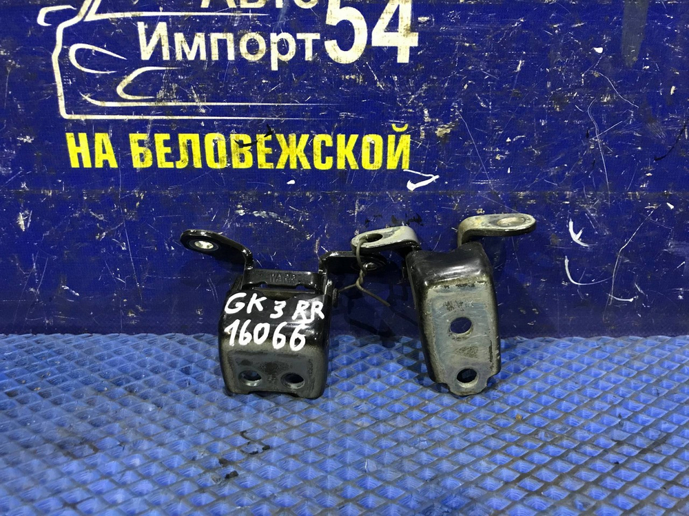 Петля двери задней правой Honda FIT 2013-2017