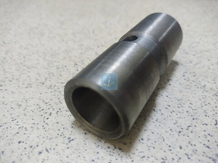 Втулка оси толкателя средняя 240-1007245