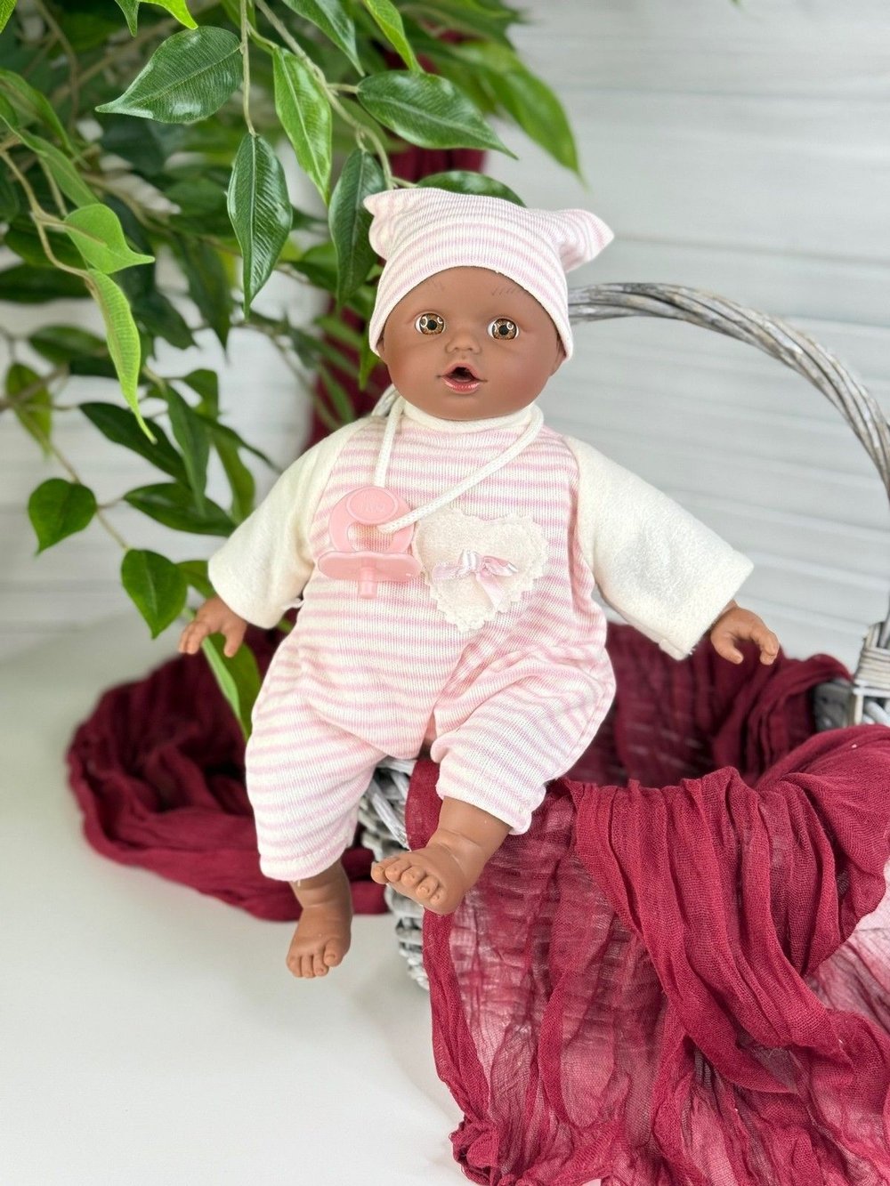 Кукла Nines 29см Golosito мягконабивная (N0624A3)