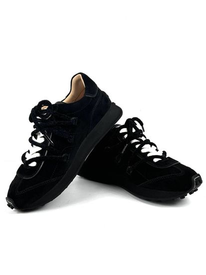 Кроссовки женские