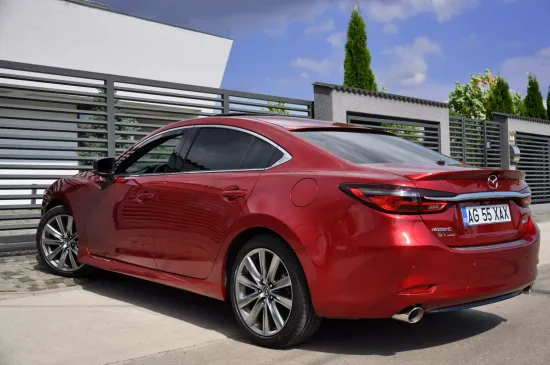 Козырек на стекло для Mazda 6 Atenza GJ