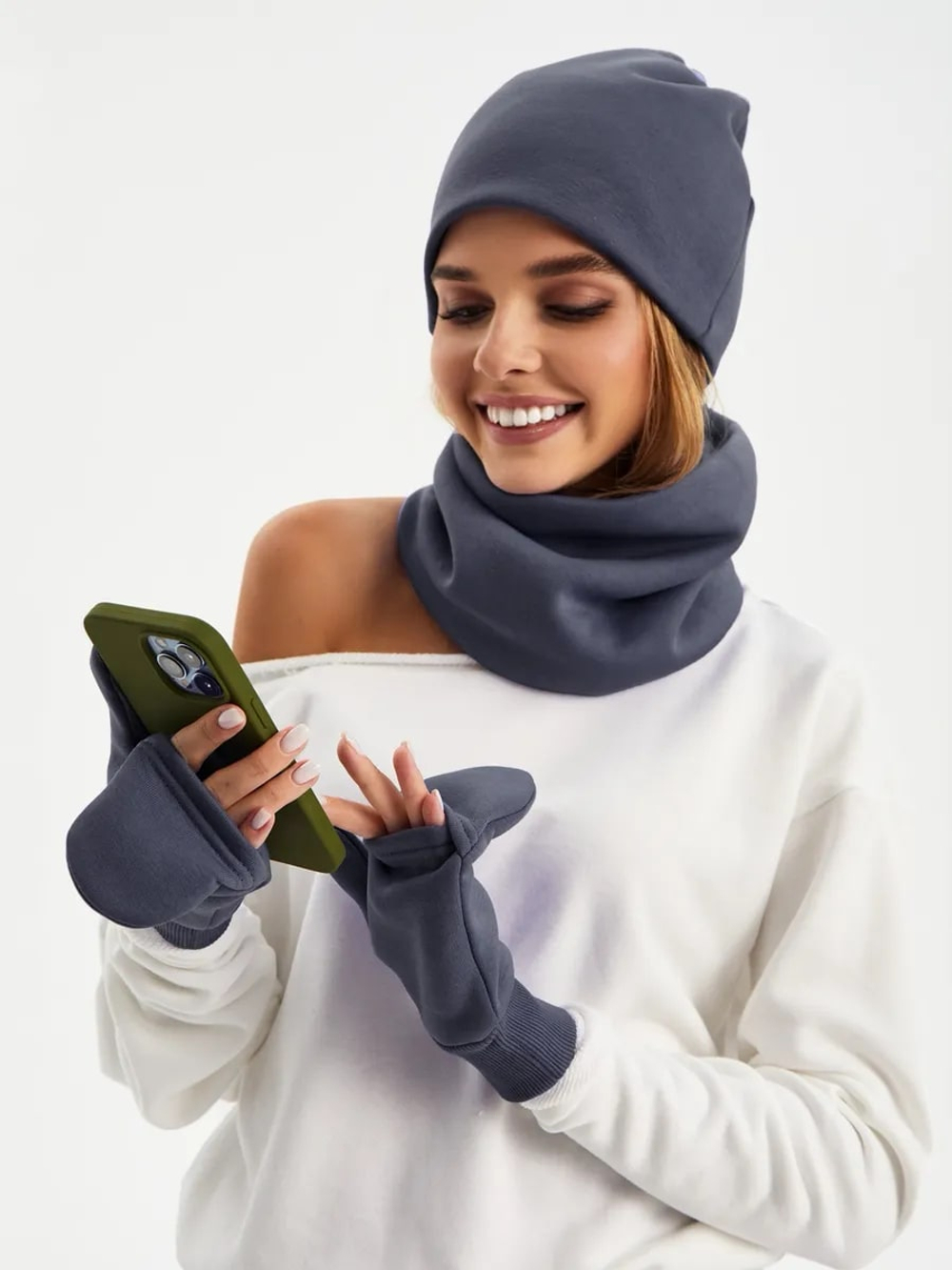 Шапка бини с начесом для хвоста, дред и кос