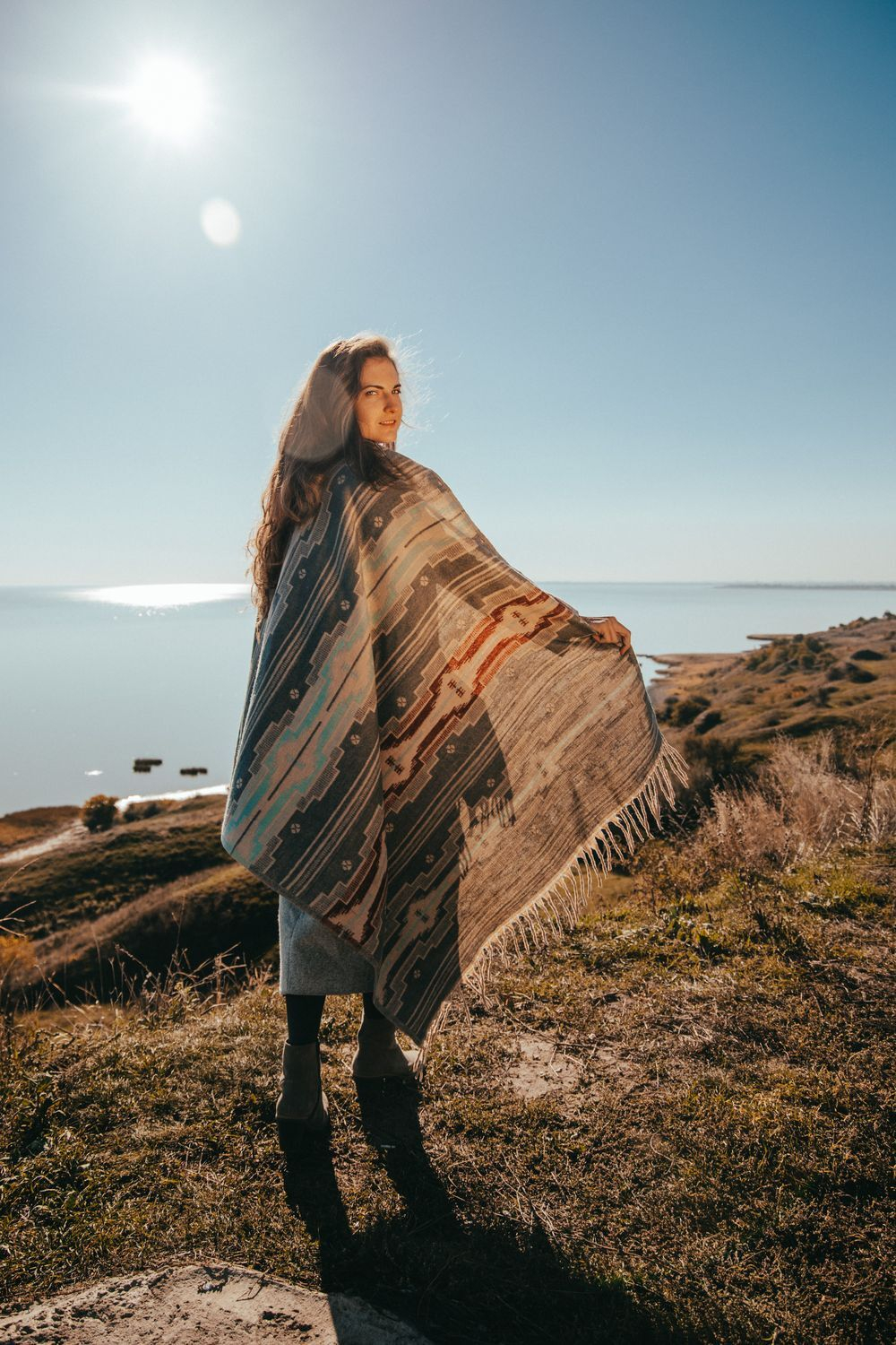 Шерстяной палантин с этно орнаментом