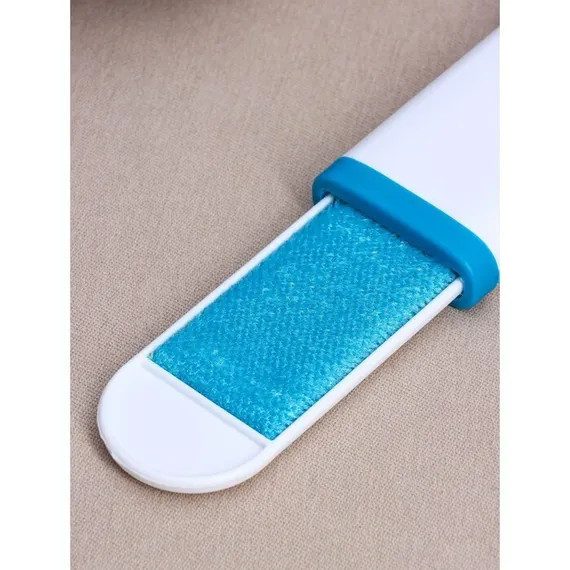 Щётка для удаления шерсти и волос с одежды и мебели, 13,5×6×3 см, цвет синий