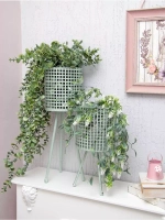 Кашпо металлическое на ножках 32*16 см