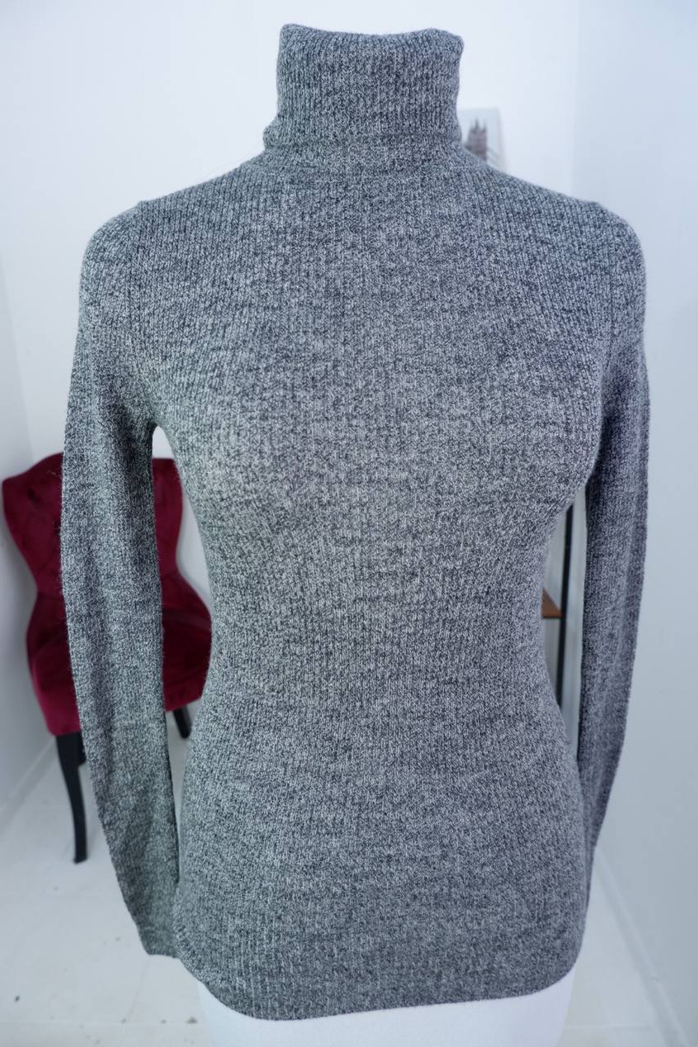 Джемпер Uniqlo шерстяной, маркировка ХS, на 42 размер