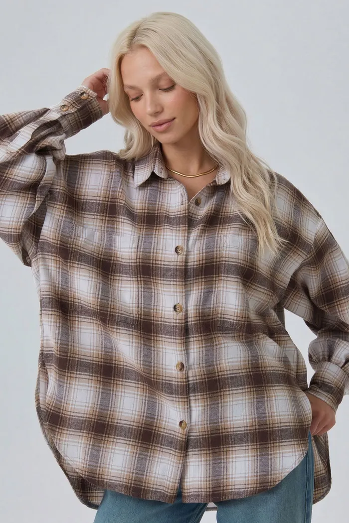 Рубашка из фланели бежевого цвета в клетку