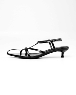 Босоножки лакированные из натуральной кожи черный