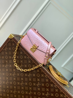 Louis Vuitton Pochette Metis East West