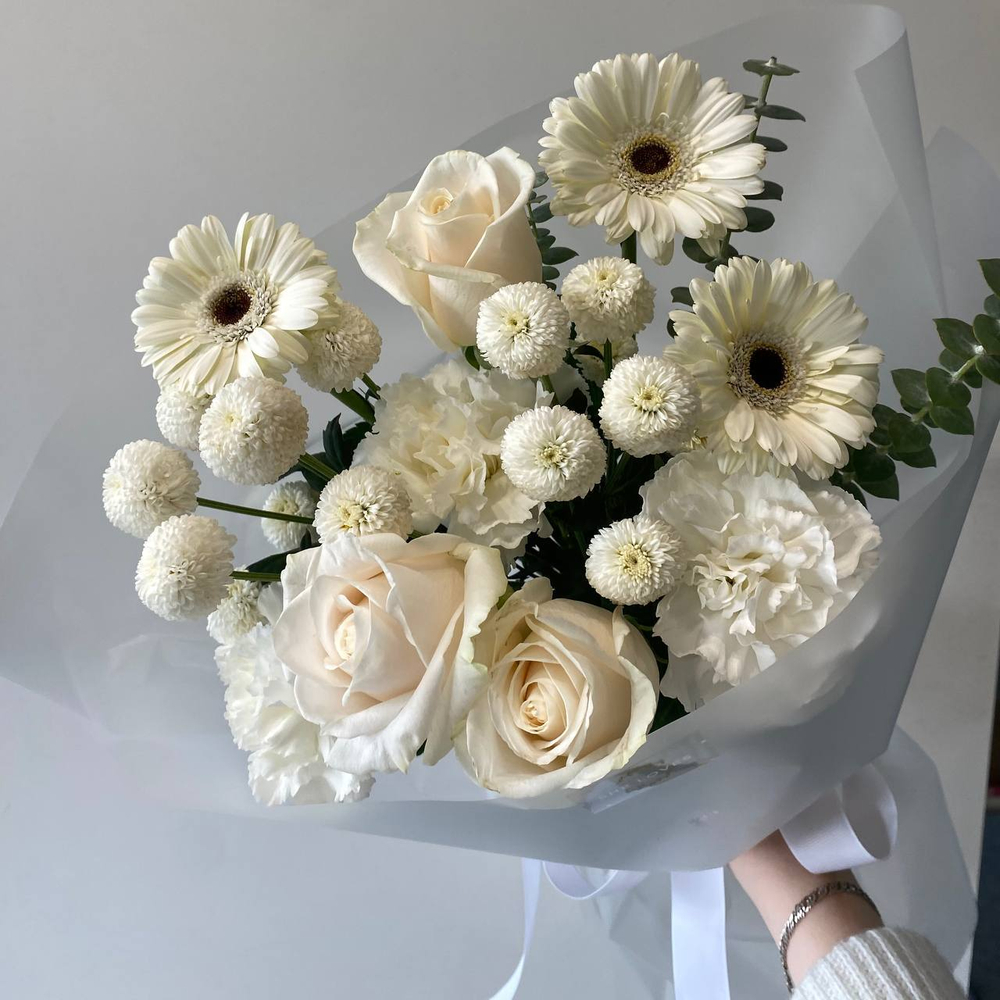 Белый букет с герберами