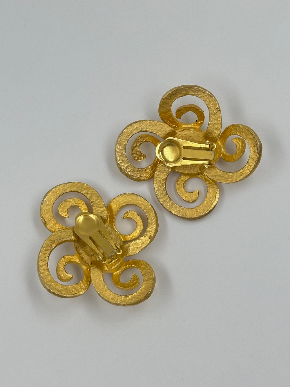 Клипсы с кремовыми вставками