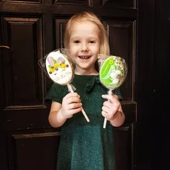 Пряник «Цыпленок вылупляющийся» на палочке / 50 гр