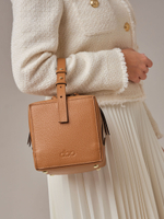 Кожаная сумка Quadra DBR 30989 оранжевый миндаль