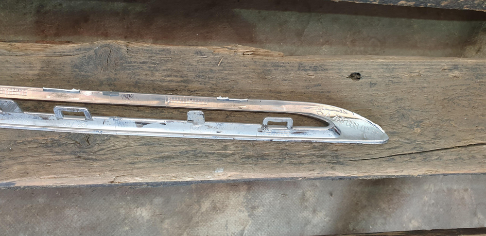 Молдинг решетки радиатора Mercedes GLC (X253) 15-19 Б/У Оригинал A2538880385