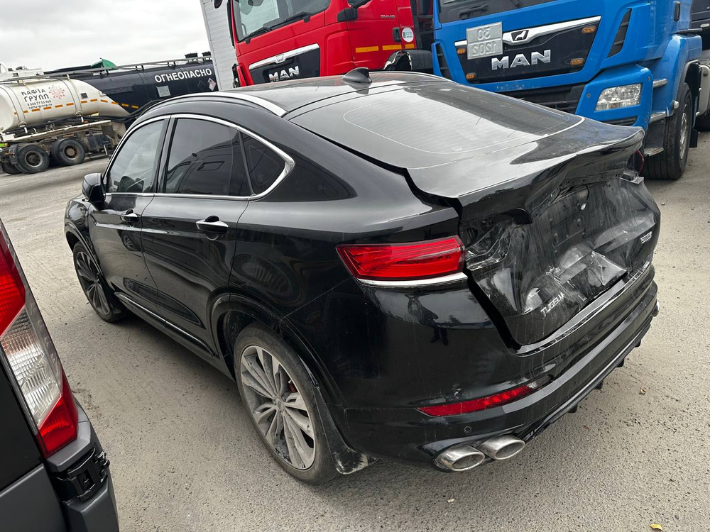 Geely Tugella Flagship 2.0T (238 hp) 8AT 4WD