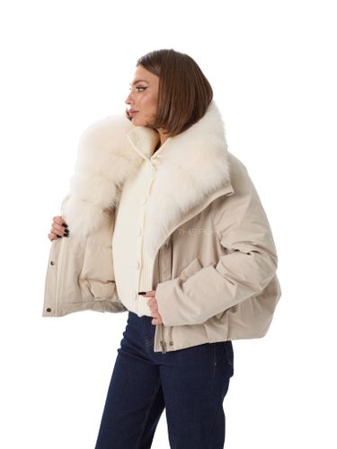 Короткая молочная парка с песцовым воротником