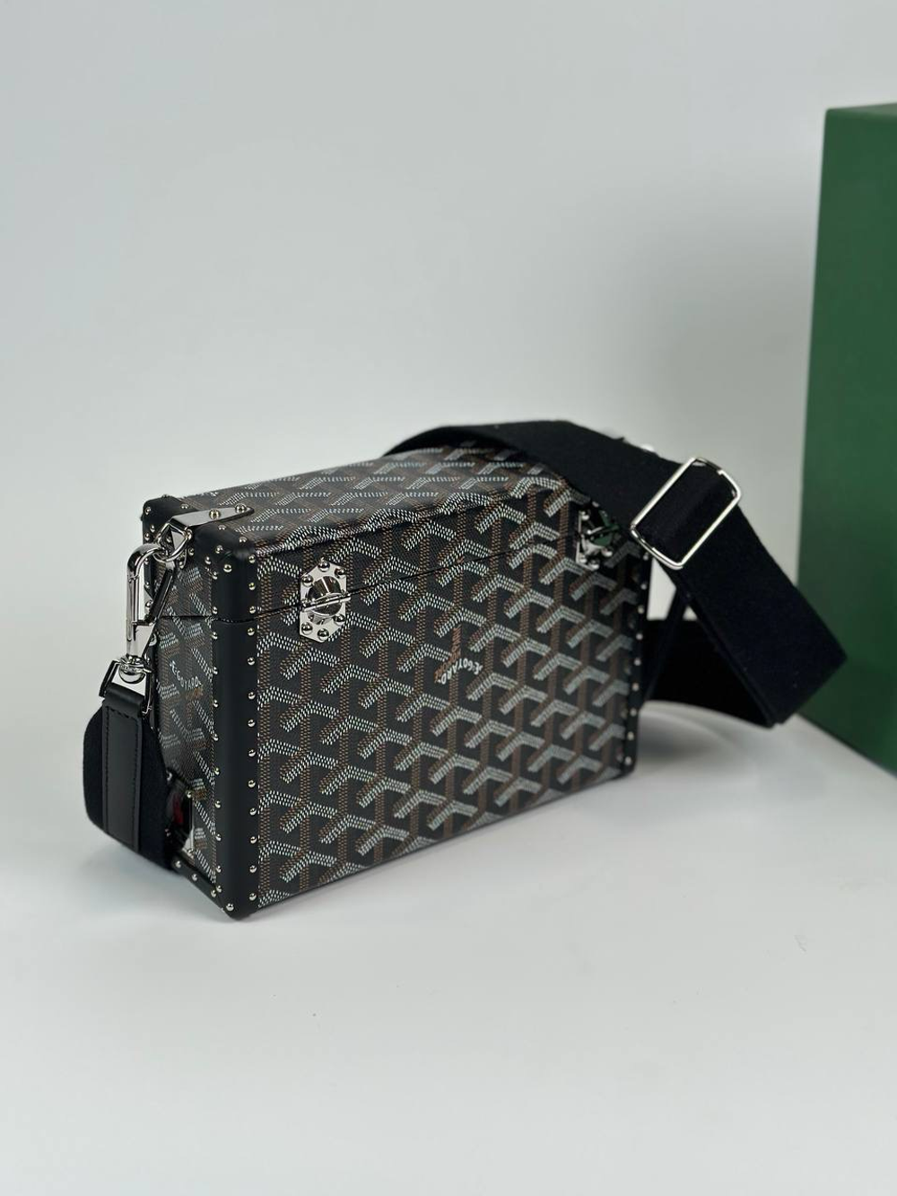 Мессенджер сундук Goyard