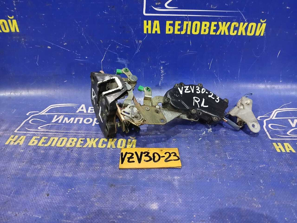 Замок двери задней левой TOYOTA CAMRY PROMINENT 1991