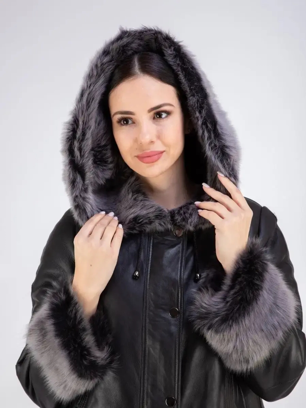 Дубленка зимняя с капюшоном натуральная оверсайз