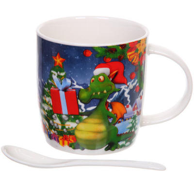 Кружка керамическая 370мл «Дракончик с подарком» с ложкой в подарочной коробке