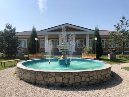 В «Романовском Парке» регулярно проводится мойка фонтана