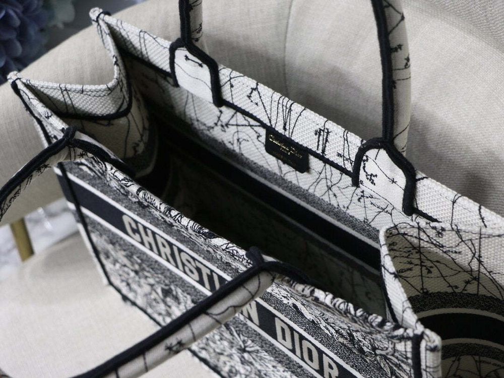 Christian Dior Book Tote 36 cm