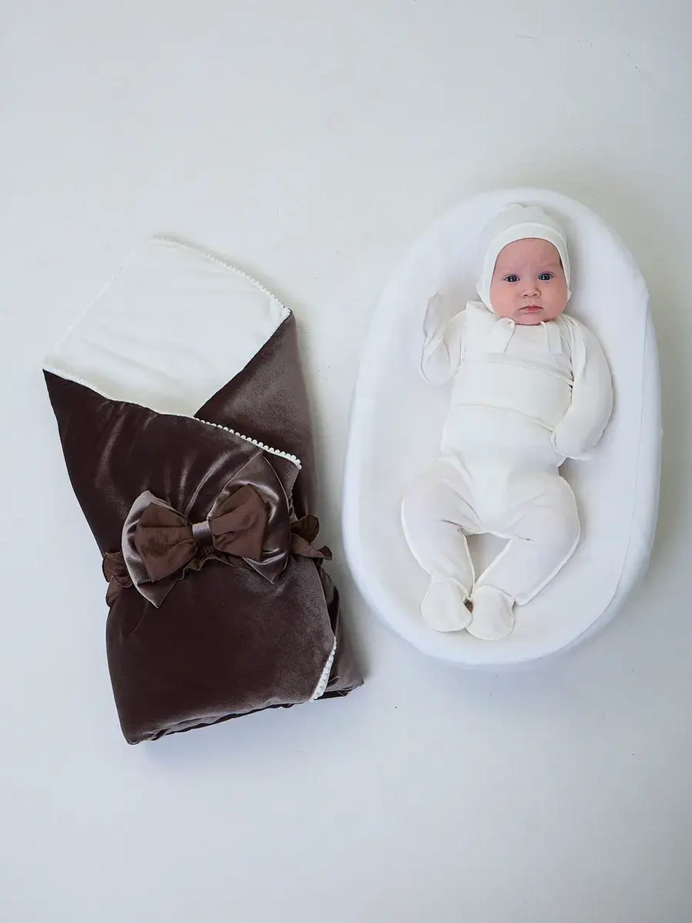 Конверт одеяло на выписку осень с костюмом