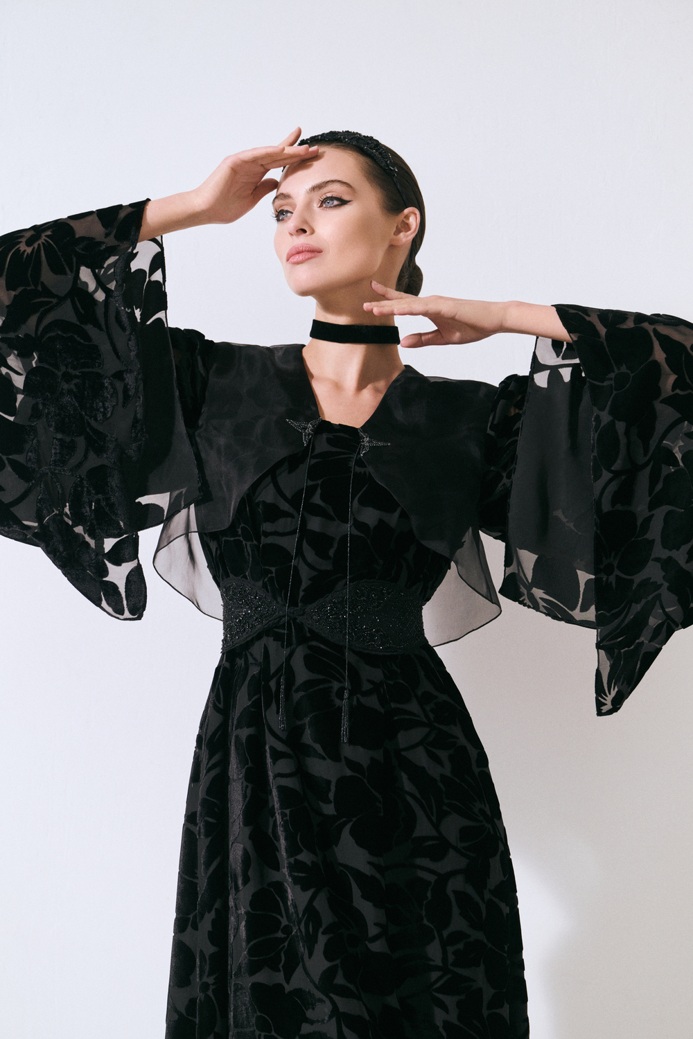 Платье из шелкового панбархата с авторской вышивкой